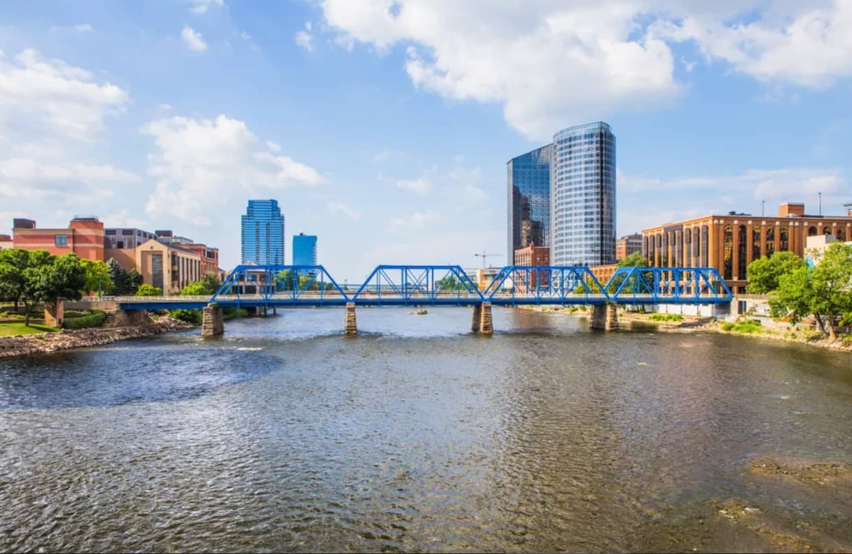 Fast & Easy Online Loans in Grand Rapids, MI - Get Money Today